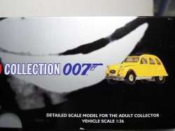 画像3: 『007ボンドカー　ジェームズ・ボンドコレクション　シトロエン2CV&ジェームズ・ボンド人形　1/36』コーギー