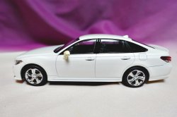 画像2: トヨタ クラウンRS 1/30 ホワイトパールクリスタルシャイン（店頭展示用）
