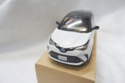 画像2: トヨタ C-HR 1/30ブラックxホワイトパールクリスタルシャイン（店頭展示用）