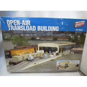 画像: 『OPEN-AIR TRANSLOAD 貨物側線設備 2918 建屋付き貨物積卸しプラットホーム』　Walthers輸入品