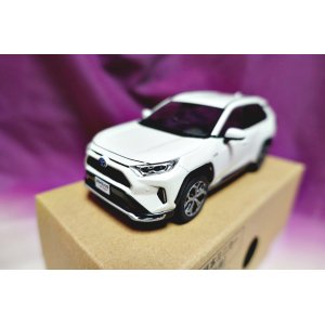 画像: トヨタ RAV4 PHV 1/30 ホワイトパールクリスタルシャイン（店頭展示用）