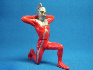 画像: バンダイHG ウルトラマン 遊星から来た兄弟編〜ウルトラセブン